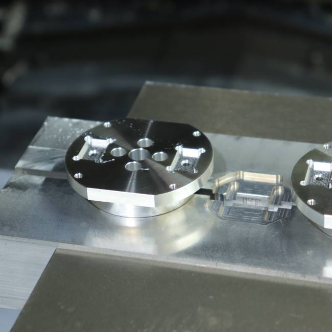 CNC precision milling